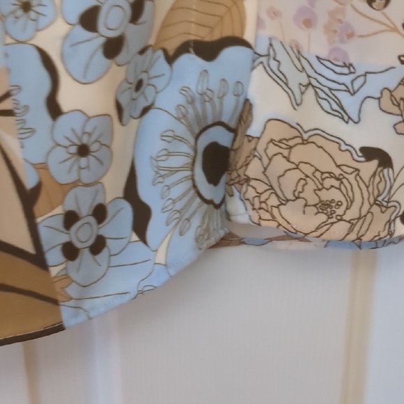 Rose & Olive Pastel -L- Floral Blouse - Picture 5 of 8